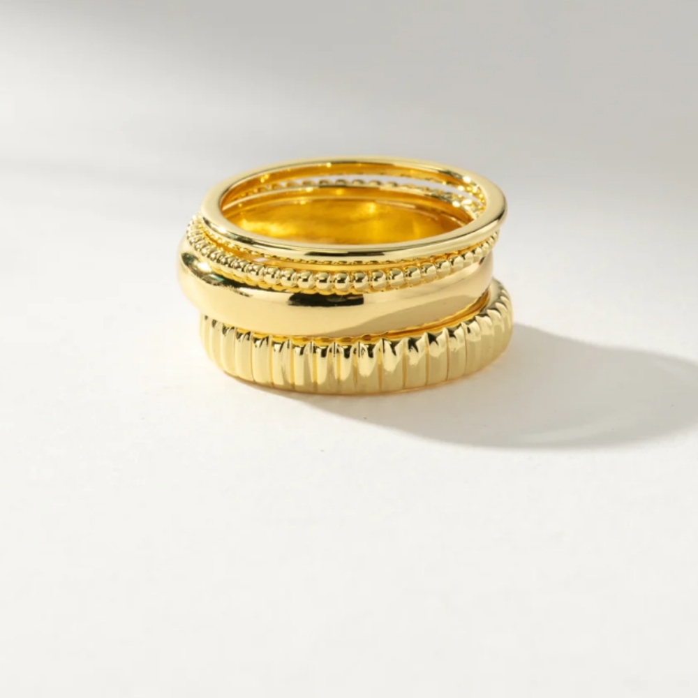 Uncommon James Gold Stacked Rings Set, Size 7 - Picture 2 of 4